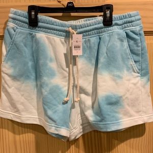 NWT Women’s Lou & Grey sweatshorts